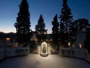Unahotels Poggio Dei Medici Toscana 4*
