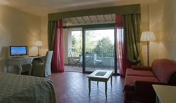 Unahotels Poggio Dei Medici Toscana Hotel 4*