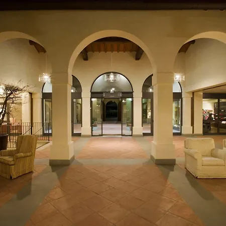 Hotel Unahotels Poggio Dei Medici Toscana 4*