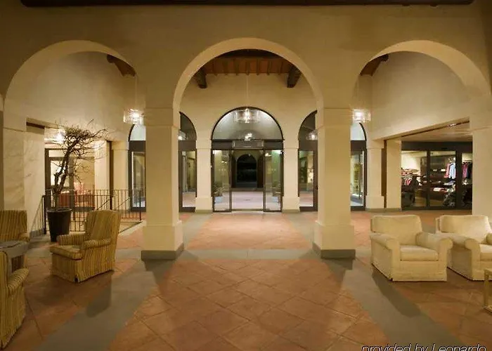 Hotel Unahotels Poggio Dei Medici Toscana 4*
