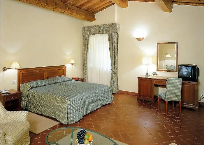 Unahotels Poggio Dei Medici Toscana Hotel